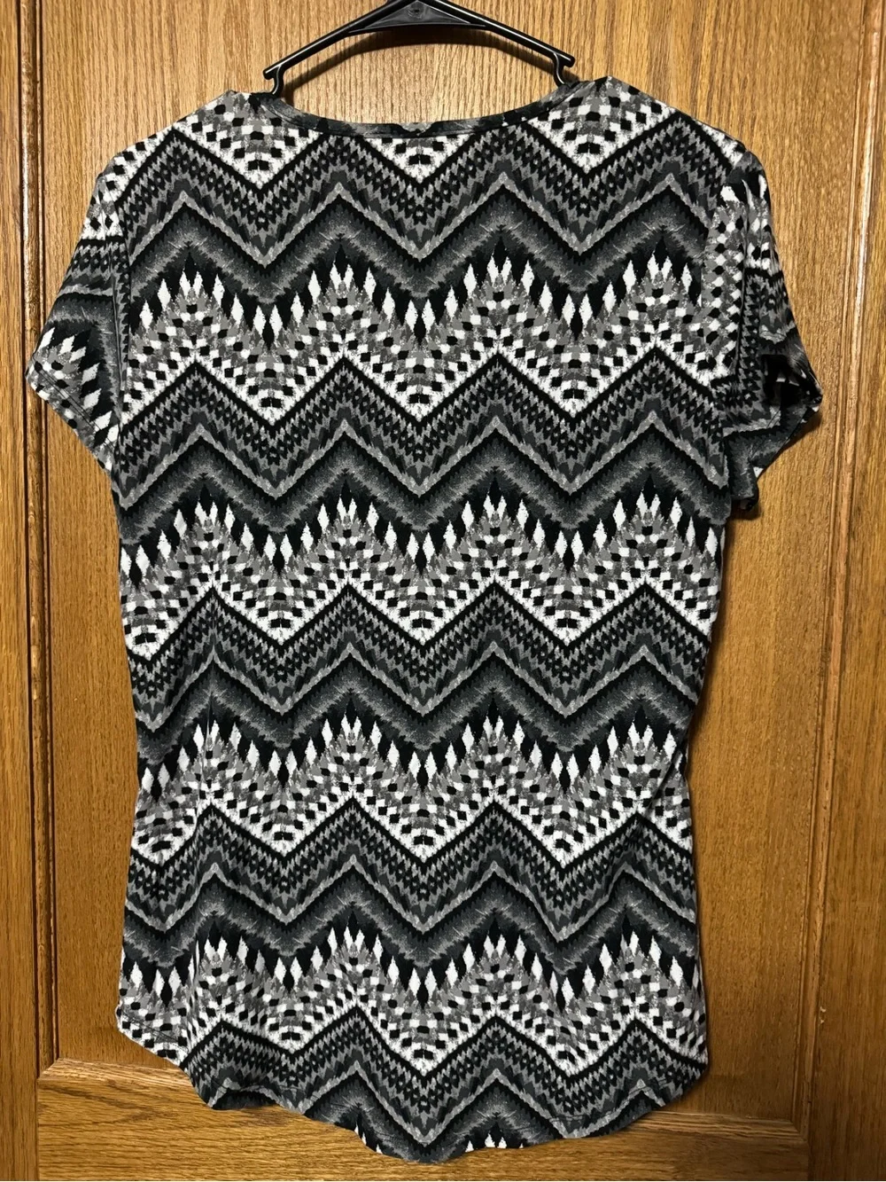 Chevron Lace-Up Short Sleeve Tee in Black & White